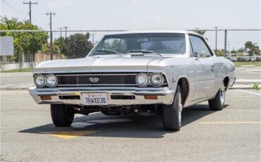 Chevrolet-Chevelle-1966-Silver-BlackWhite