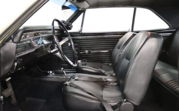 Chevrolet-Chevelle-1967-Butternut-Yellow-Black-3