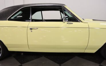 Chevrolet-Chevelle-1967-Butternut-Yellow-Black-39