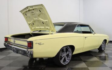 Chevrolet-Chevelle-1967-Butternut-Yellow-Black-47