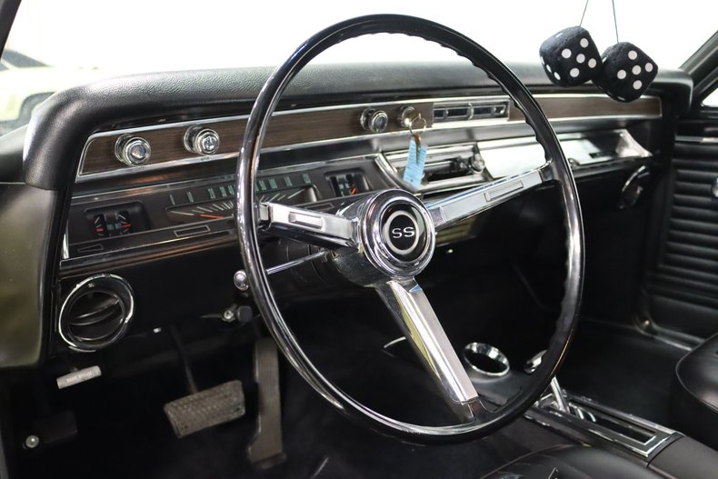 Chevrolet-Chevelle-1967-Butternut-Yellow-Black-9