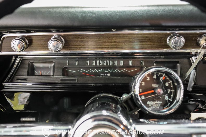 Chevrolet-Chevelle-1967-Butternut-Yellow-Gold-12