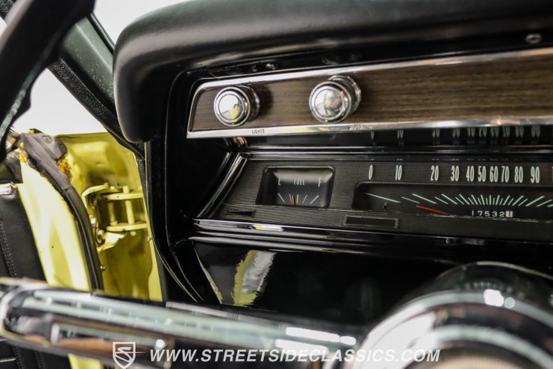 Chevrolet-Chevelle-1967-Butternut-Yellow-Gold-14