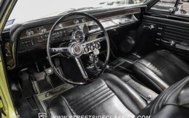 Chevrolet-Chevelle-1967-Butternut-Yellow-Gold-23
