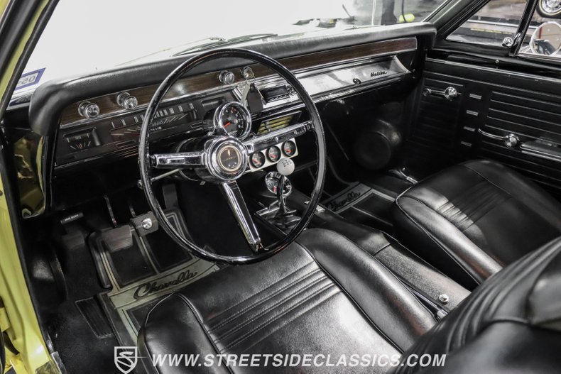 Chevrolet-Chevelle-1967-Butternut-Yellow-Gold-23