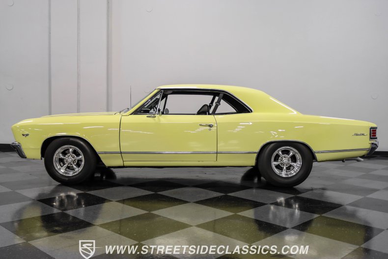 Chevrolet-Chevelle-1967-Butternut-Yellow-Gold-26