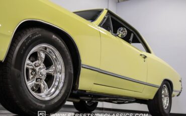 Chevrolet-Chevelle-1967-Butternut-Yellow-Gold-42