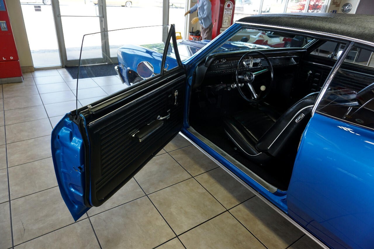 Chevrolet-Chevelle-1967-Classic-Car-19