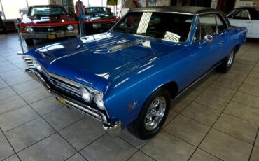 Chevrolet-Chevelle-1967-Classic-Car-2