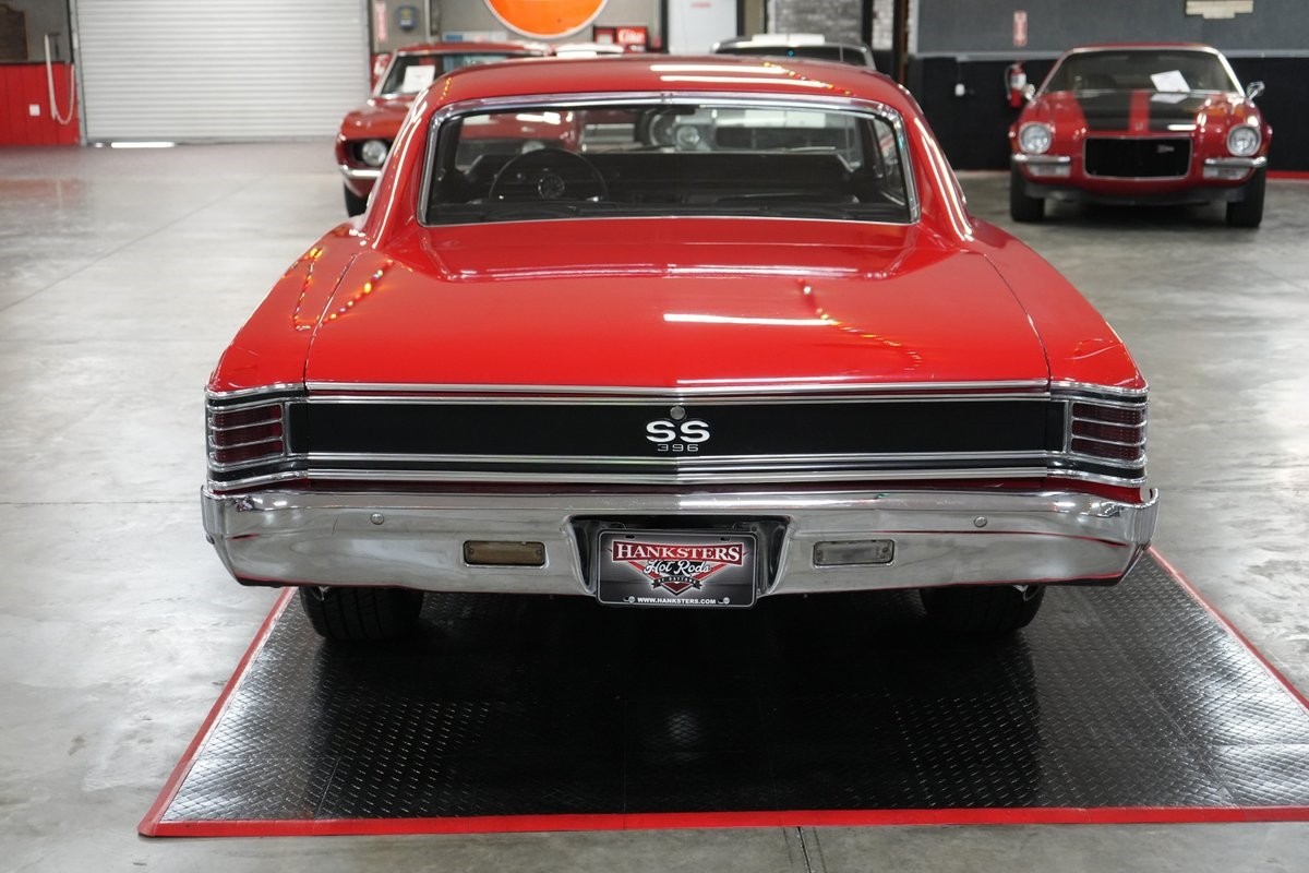 Chevrolet-Chevelle-1967-Coupe-4