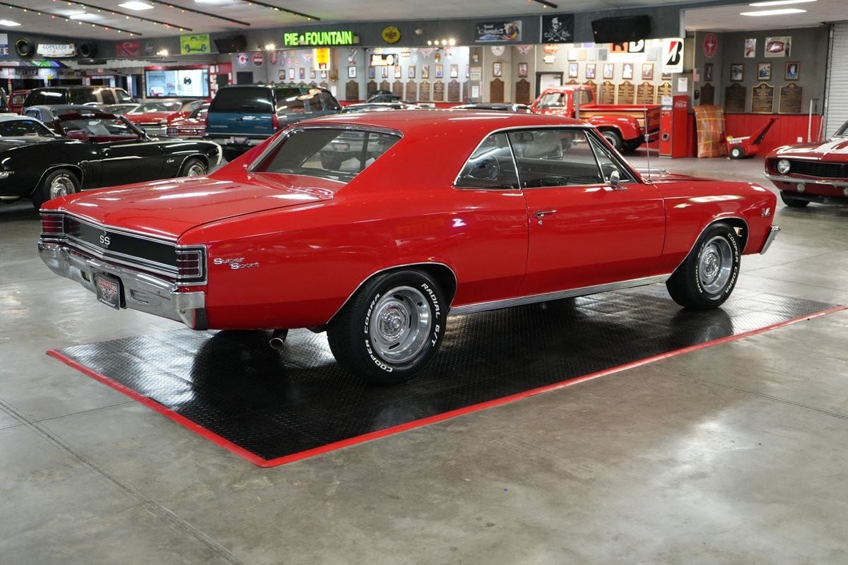Chevrolet-Chevelle-1967-Coupe-5