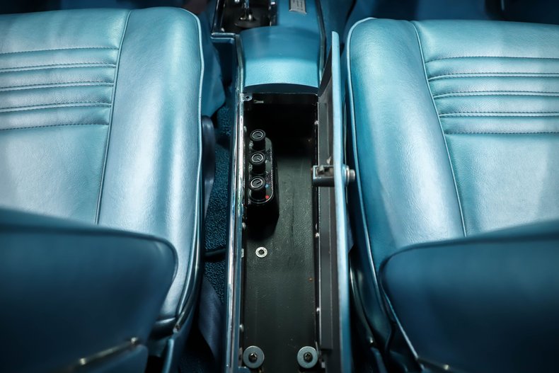 Chevrolet-Chevelle-1967-Nantucket-blue-Black-42