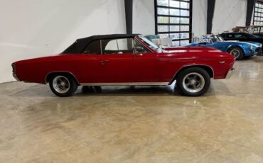 Chevrolet-Chevelle-1967-Red-Black-Vinyl-2
