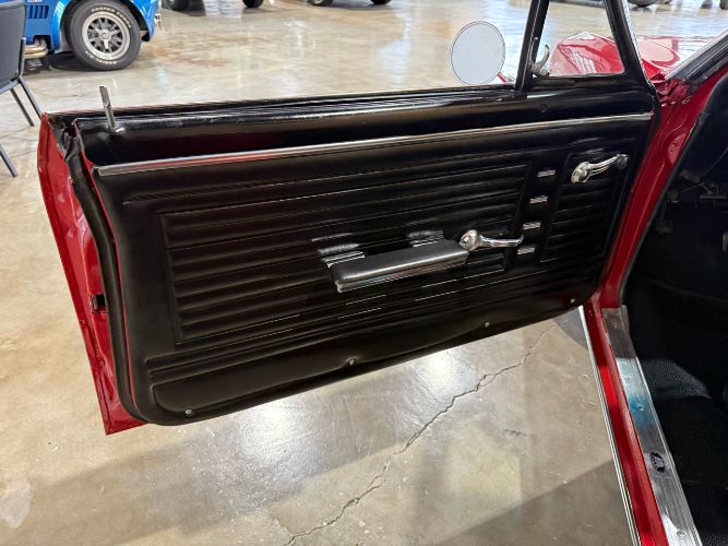 Chevrolet-Chevelle-1967-Red-Black-Vinyl-21