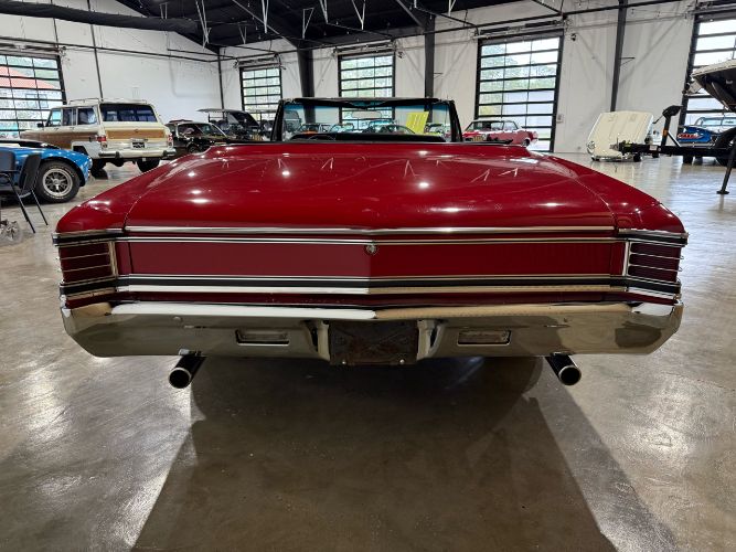 Chevrolet-Chevelle-1967-Red-Black-Vinyl-26