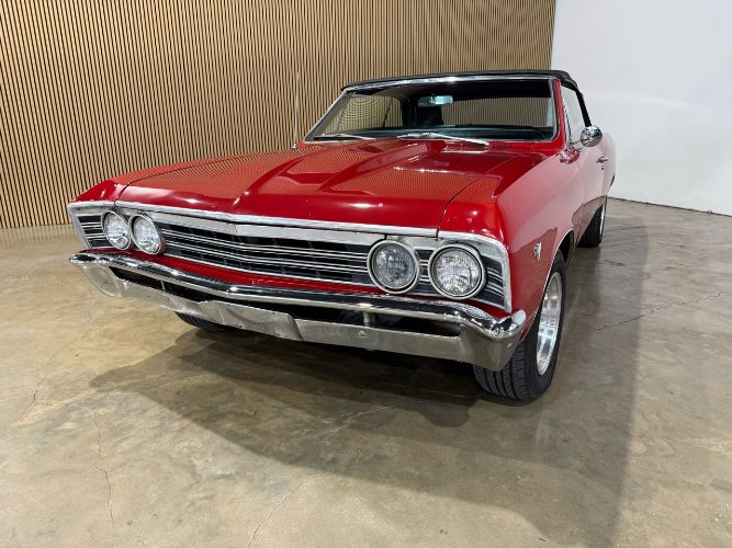 Chevrolet-Chevelle-1967-Red-Black-Vinyl-4