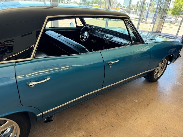 Chevrolet-Chevelle-1967-Sedan-2