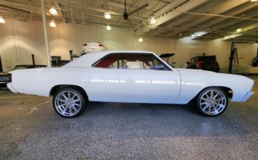 Chevrolet-Chevelle-1967-WHITE-RED-1