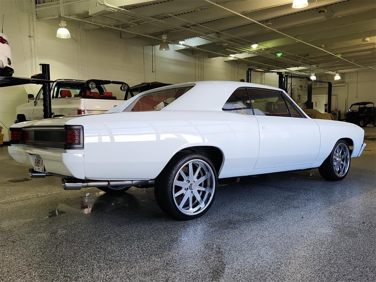 Chevrolet-Chevelle-1967-WHITE-RED-2