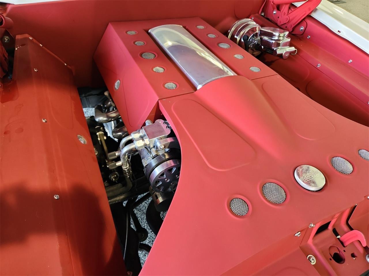 Chevrolet-Chevelle-1967-WHITE-RED-24