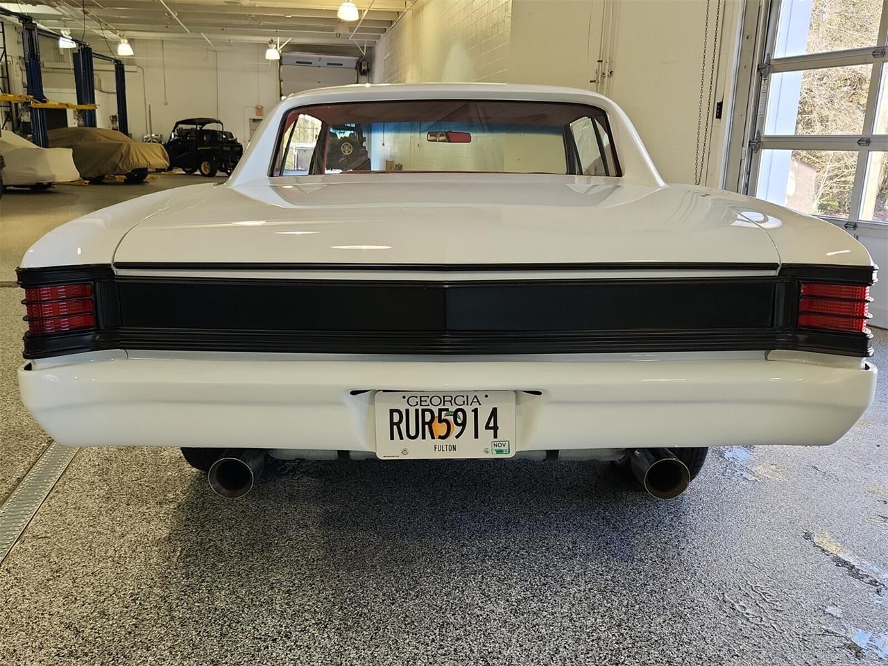 Chevrolet-Chevelle-1967-WHITE-RED-3