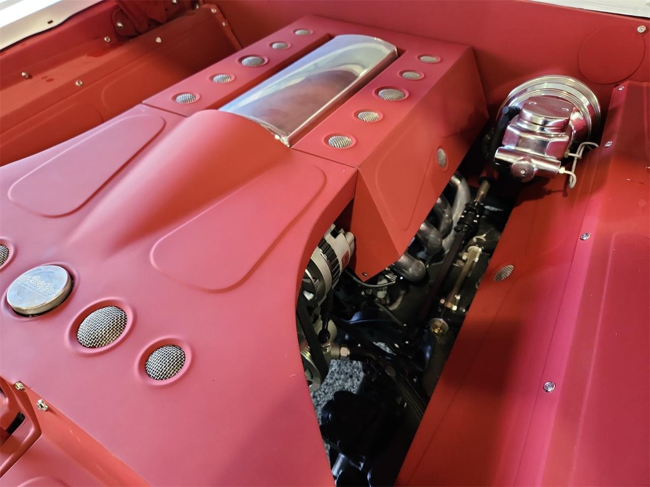 Chevrolet-Chevelle-1967-WHITE-RED-30