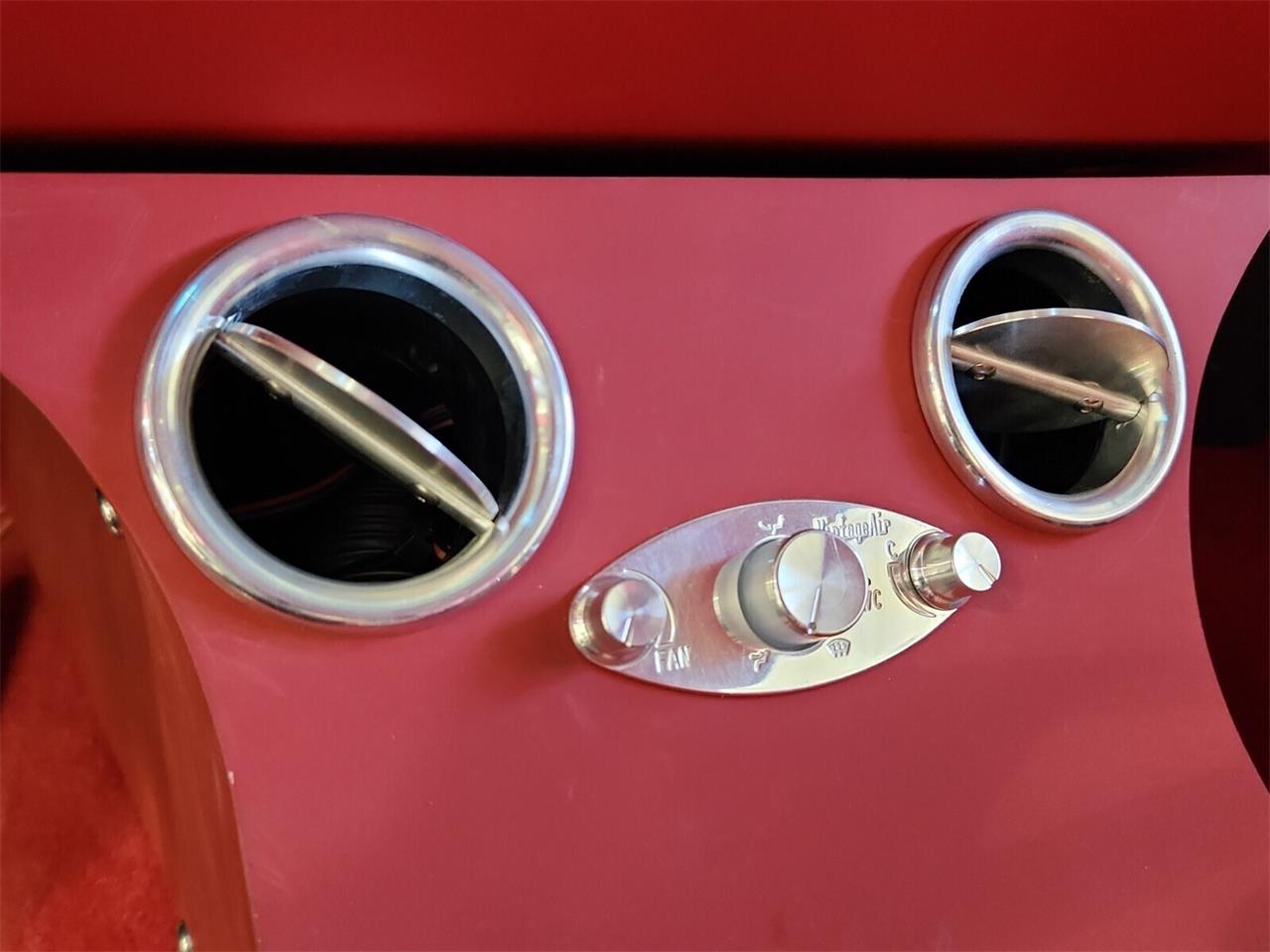 Chevrolet-Chevelle-1967-WHITE-RED-34