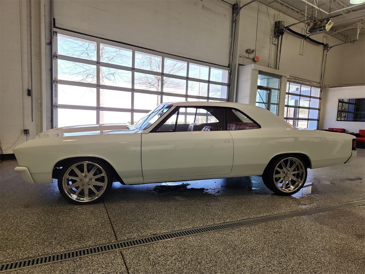 Chevrolet-Chevelle-1967-WHITE-RED-5