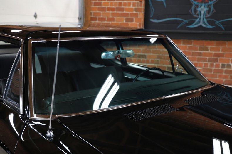 Chevrolet-Chevelle-1968-Black-Black-Deluxe-23
