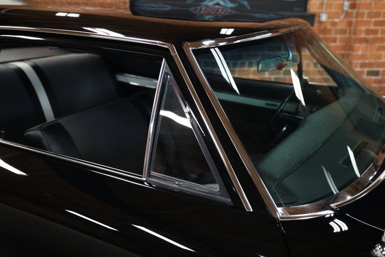 Chevrolet-Chevelle-1968-Black-Black-Deluxe-25