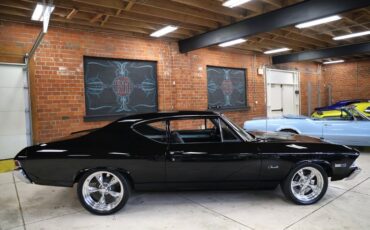 Chevrolet-Chevelle-1968-Black-Black-Deluxe-29