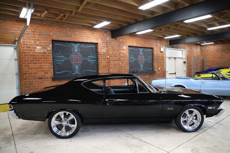 Chevrolet-Chevelle-1968-Black-Black-Deluxe-29
