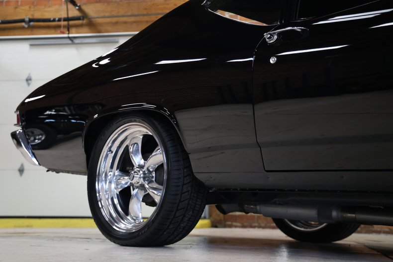 Chevrolet-Chevelle-1968-Black-Black-Deluxe-31
