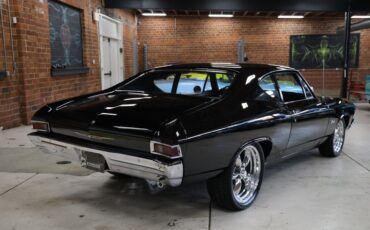 Chevrolet-Chevelle-1968-Black-Black-Deluxe-35