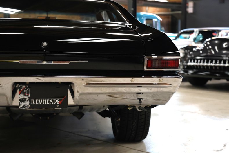 Chevrolet-Chevelle-1968-Black-Black-Deluxe-40