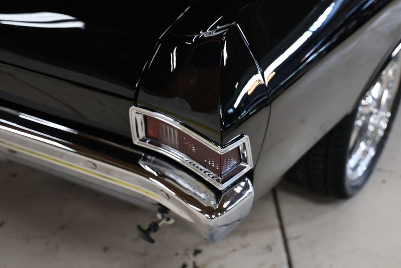 Chevrolet-Chevelle-1968-Black-Black-Deluxe-45