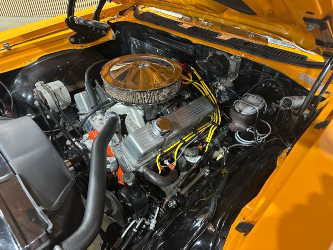 Chevrolet-Chevelle-1968-Orange-Black-Vinyl-7