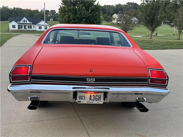 Chevrolet-Chevelle-1969-2-Door-Coupe-2