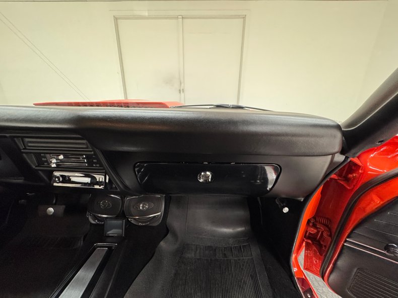 Chevrolet-Chevelle-1969-Hugger-Orange-Black-42