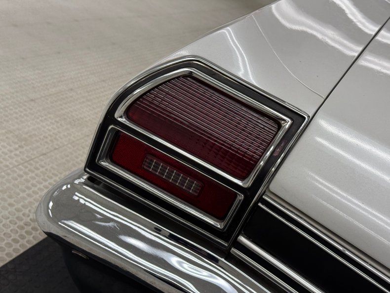 Chevrolet-Chevelle-1969-White-Black-40