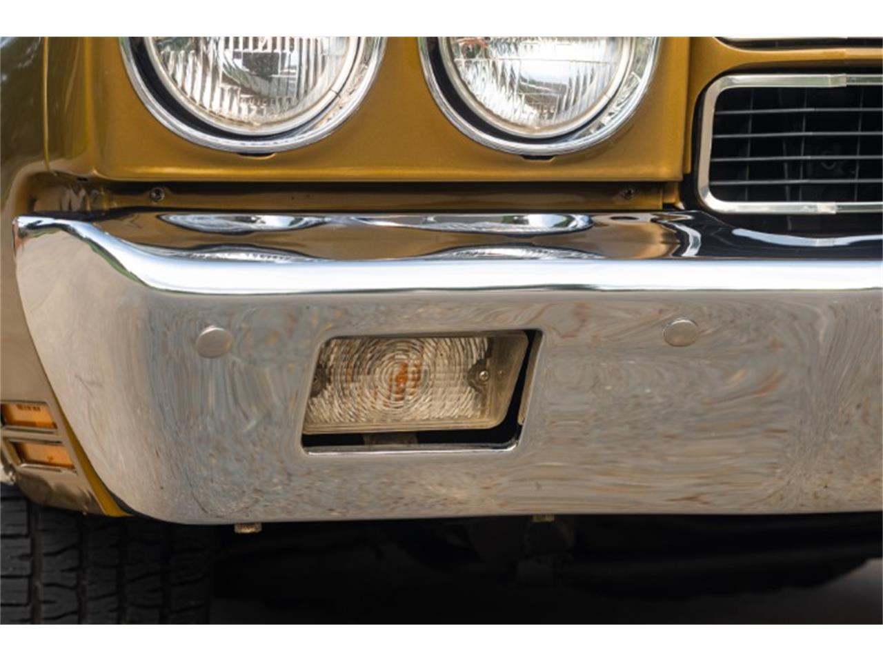 Chevrolet-Chevelle-1970-Antique-Gold-White-24