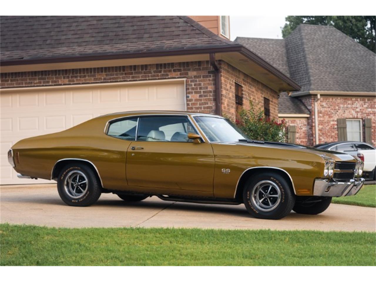 Chevrolet-Chevelle-1970-Antique-Gold-White-3
