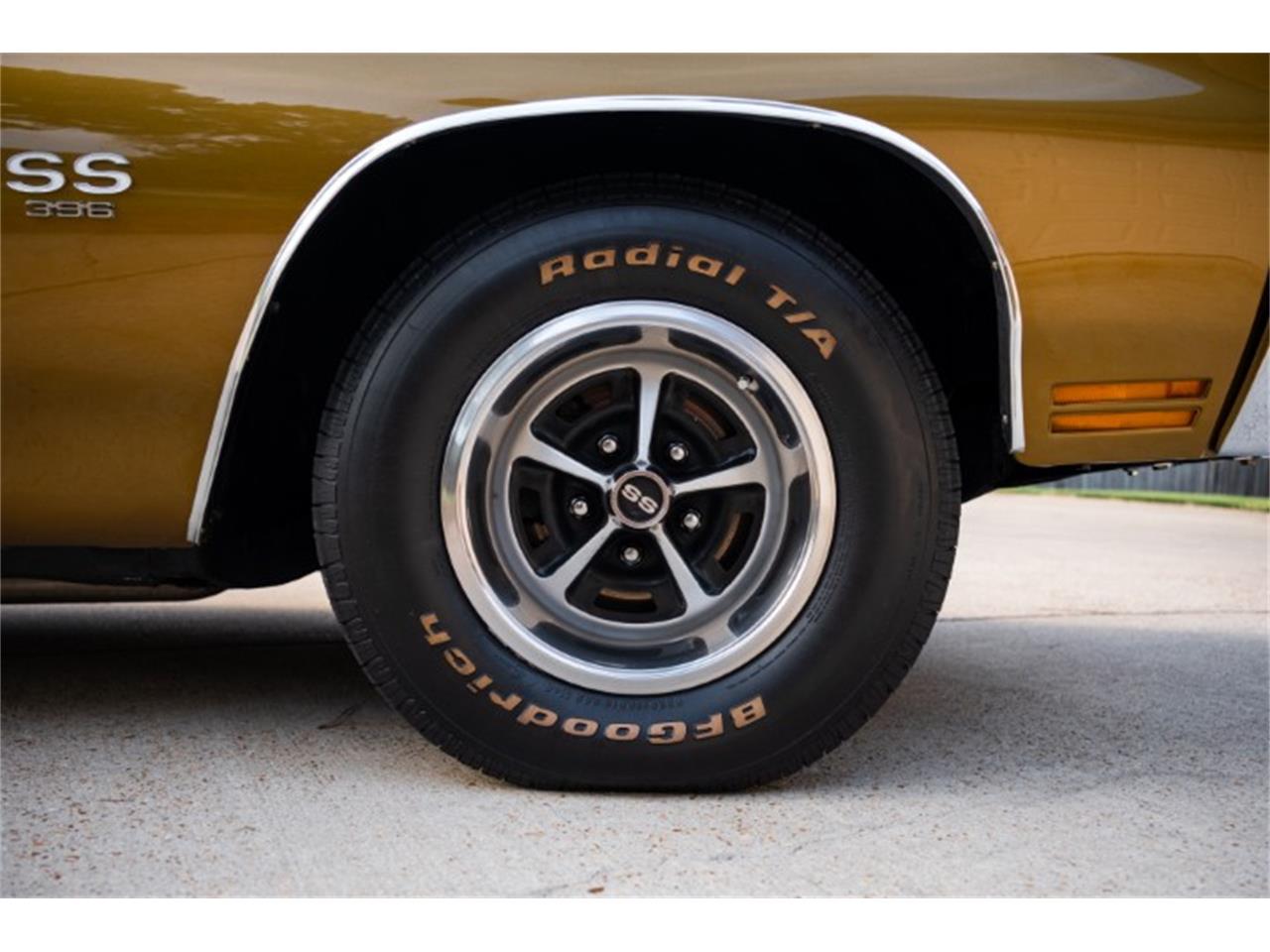 Chevrolet-Chevelle-1970-Antique-Gold-White-37