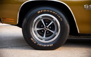 Chevrolet-Chevelle-1970-Antique-Gold-White-38