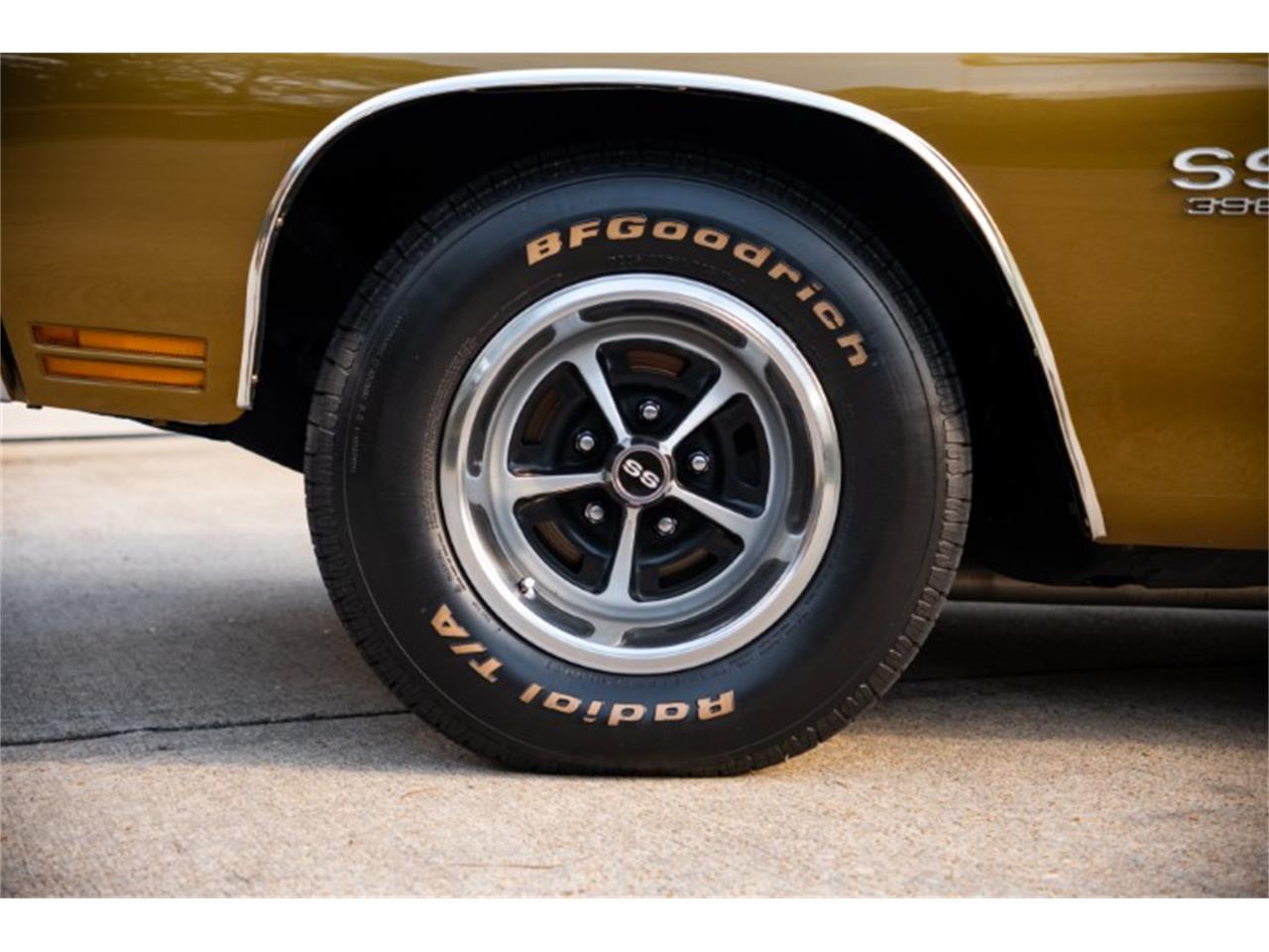 Chevrolet-Chevelle-1970-Antique-Gold-White-38