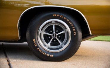 Chevrolet-Chevelle-1970-Antique-Gold-White-39