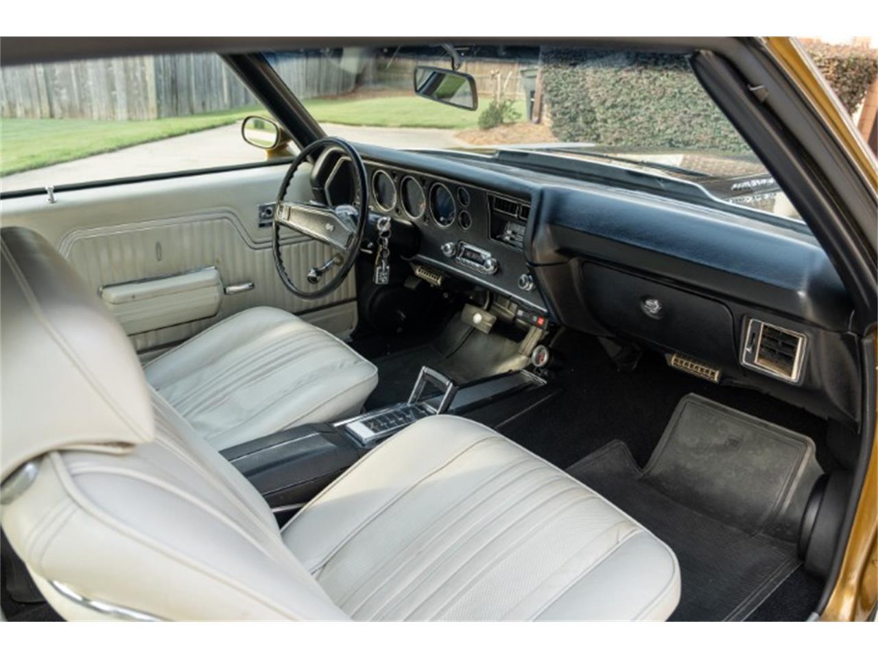 Chevrolet-Chevelle-1970-Antique-Gold-White-47