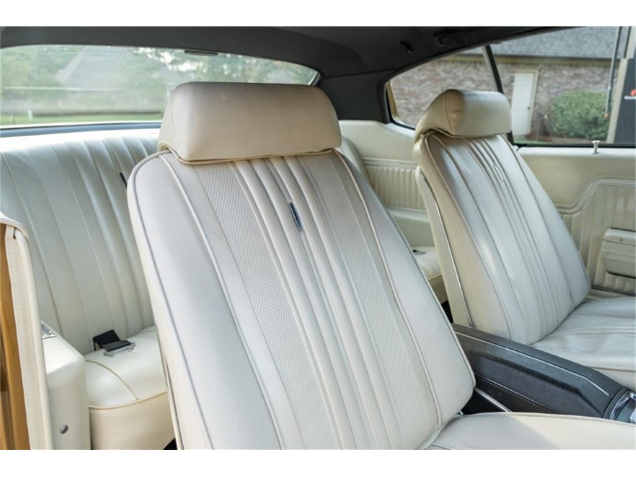 Chevrolet-Chevelle-1970-Antique-Gold-White-49