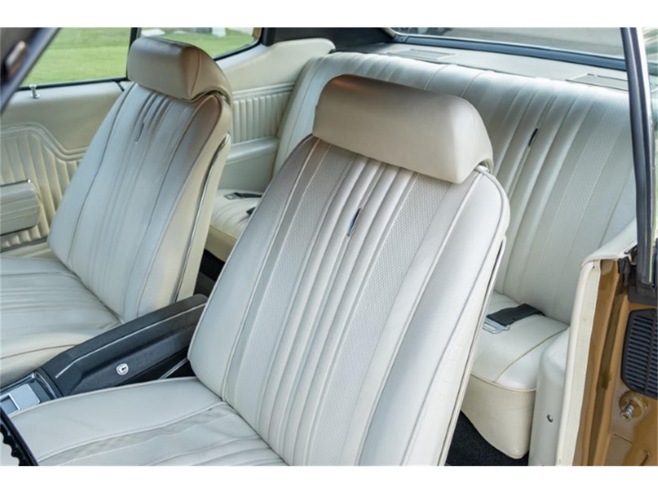 Chevrolet-Chevelle-1970-Antique-Gold-White-65
