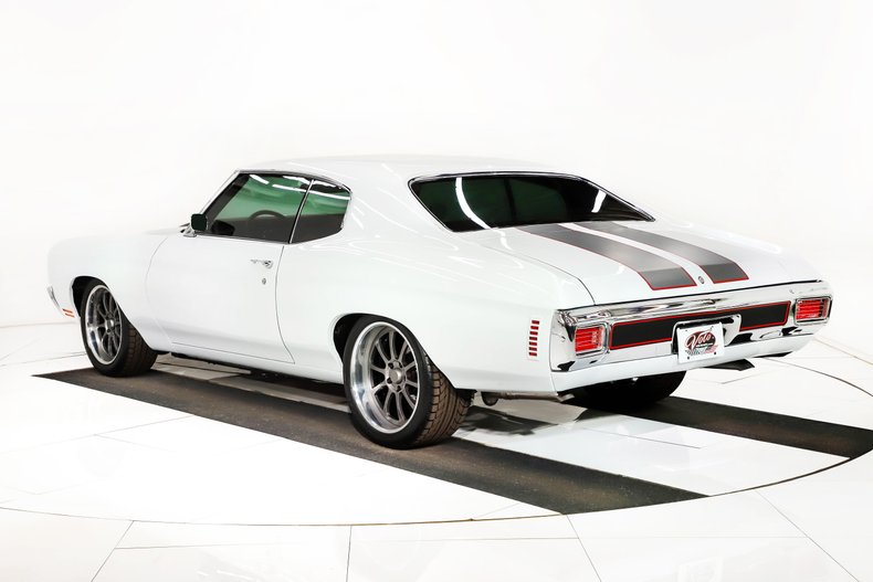 Chevrolet-Chevelle-1970-Classic-White-Red-Leather-14